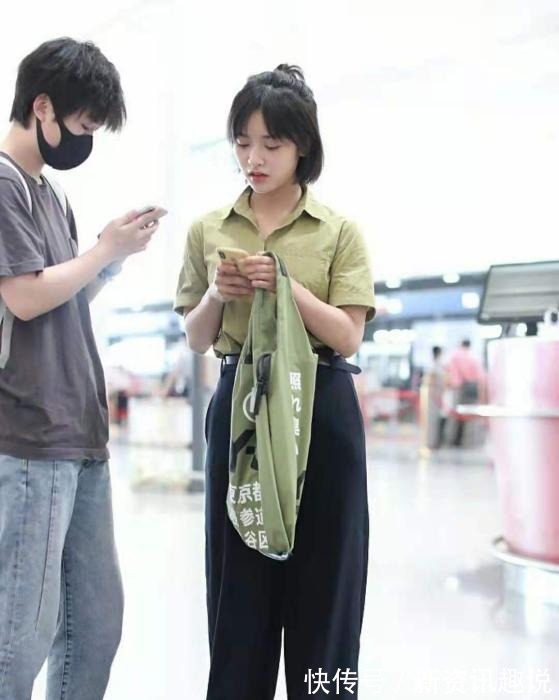 搭配 今年流行的四款裤子,T恤、衬衫都能搭,简约时尚明星也在穿!