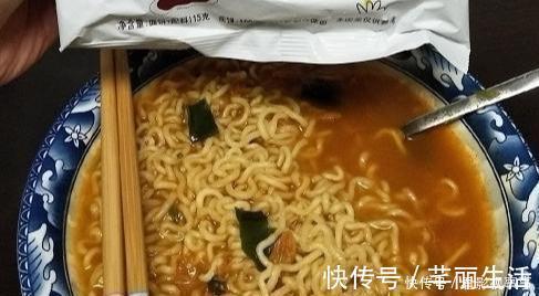 番茄牛腩面|汤里全是“精华”的四款泡面，汤达人自愧不如，康师傅望尘莫及