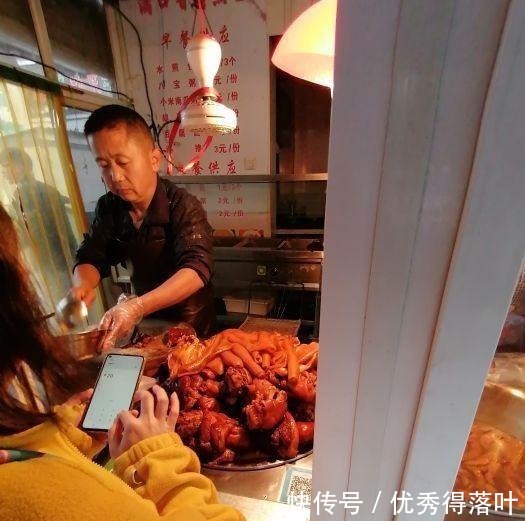卖出|洛阳开酱油肉店20多年了,他能在两小时内卖出两头猪