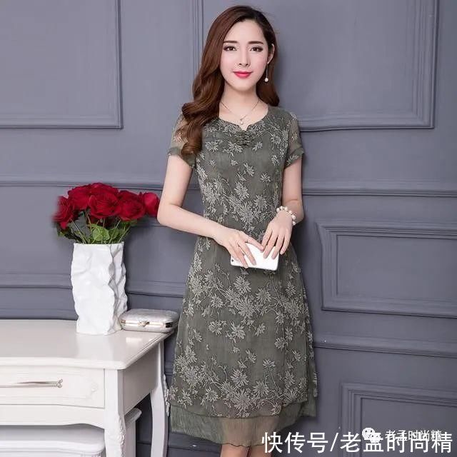 凸显|有种文艺叫旗袍裙，有种衣服叫复古雪纺裙!关键凸显文艺范气质