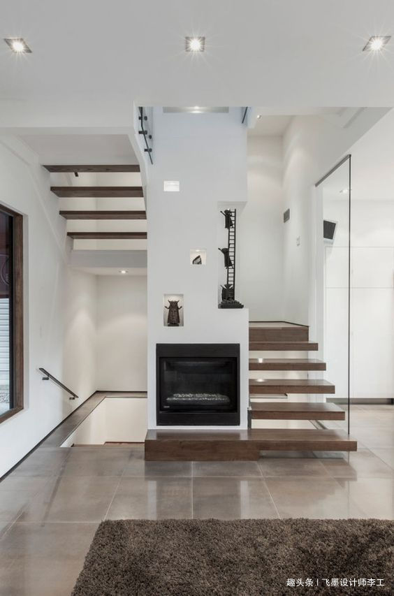 楼梯|好好的楼梯下方空间,朋友却故意做踏步延伸全堵住!没想到挺实用