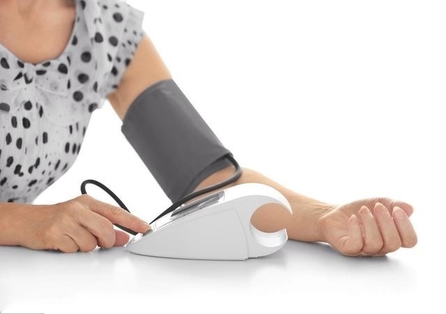 一日三餐|原来高血压饮食不仅是低盐,医生告诉您只有这样血压才会更平稳