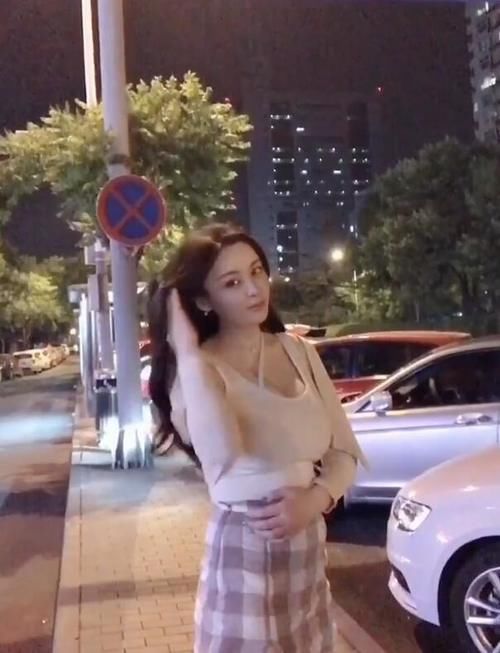 穿搭|时尚美女穿搭，包臀裙的打扮，展现优雅气质！