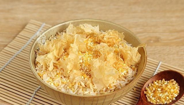 五谷|入冬后,早餐多喝7种“五谷晨粥”,简单营养,同事:难怪身材好