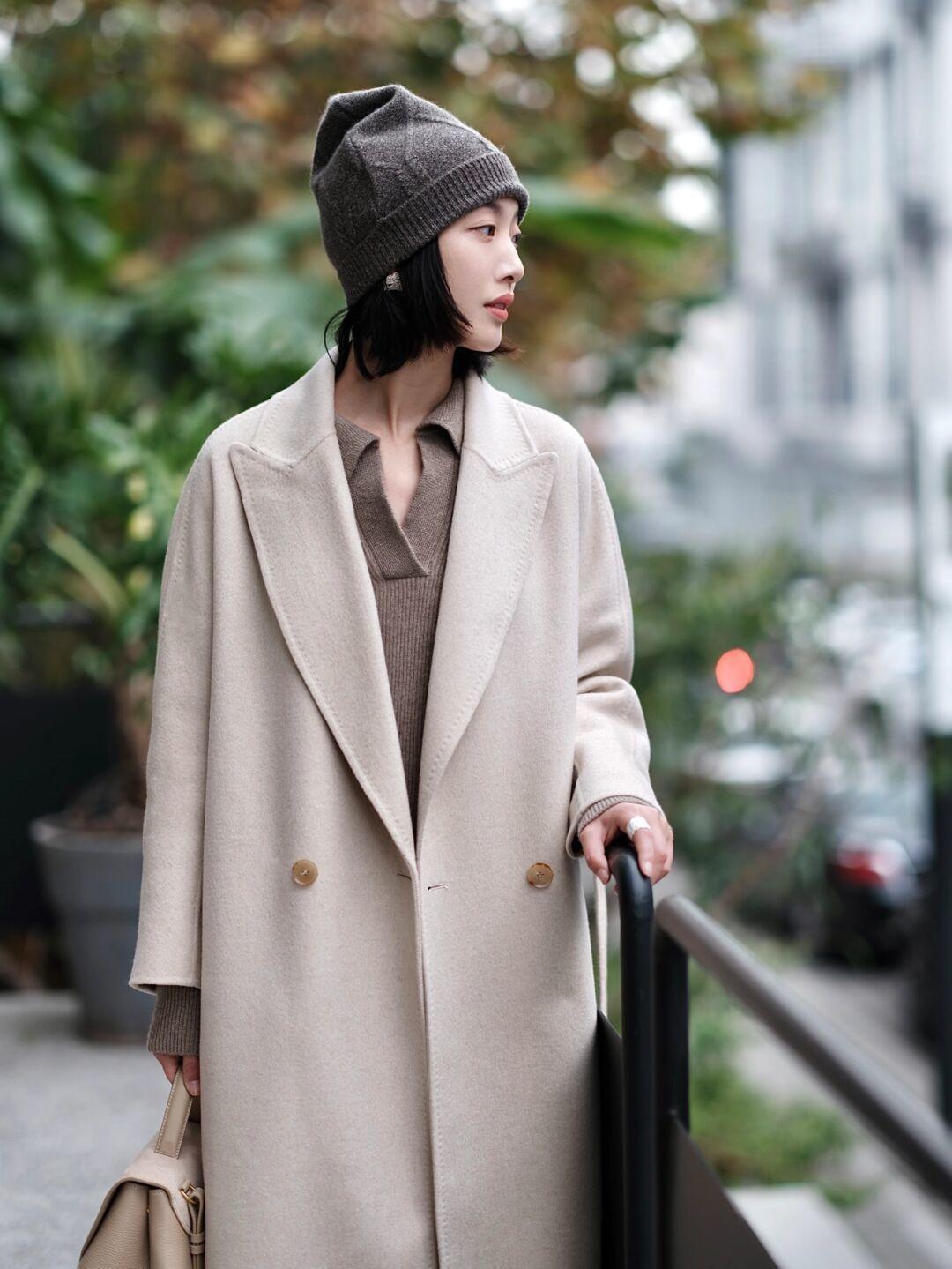 斗篷 天冷后火了一种外套,叫“大衣”,结合上打底衫,温暖优雅又洋气