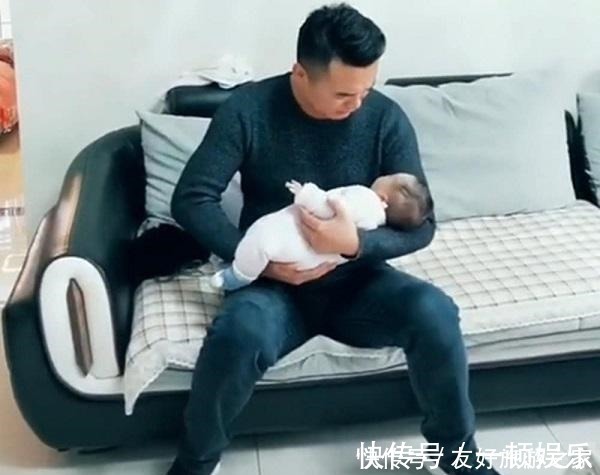 孩子|新生儿该怎么睡医生建议抱着睡好处多,但过了这个月份要停止