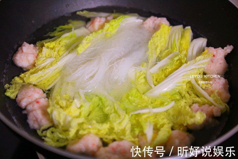 用水煮的一道菜，一滴油没放，鲜美又清爽，连汤都不想剩下