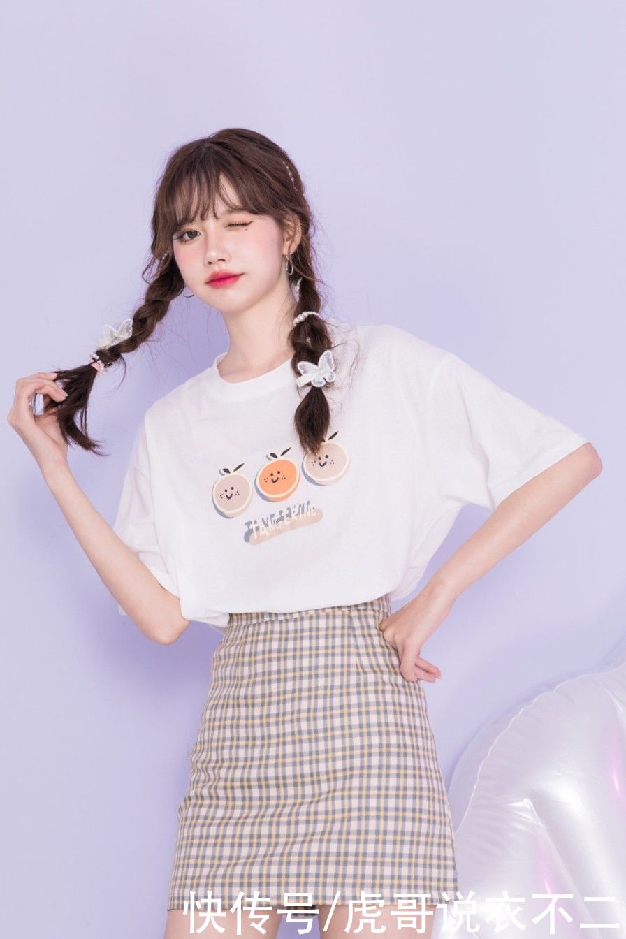 字母|T恤过于简单穿不出高级感？试试这3个小技巧，T恤也可以很精致