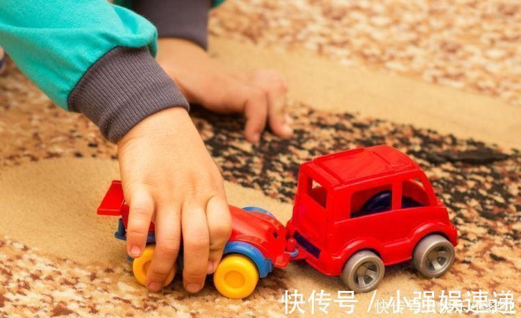 父母|“最爱惜玩具”宝宝走红:玩具崭新如初,每天按时保养打蜡