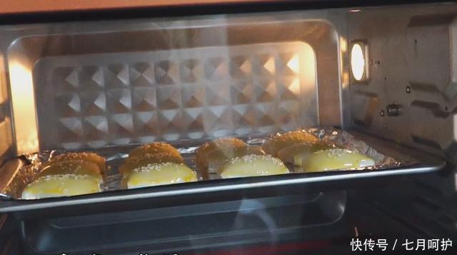 懒人版黄金酥包,做法简单、味道不简单,好吃好看没商量