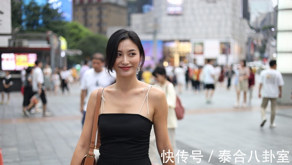 发挥性 衣品不够好,就选吊带连衣裙,轻松解决穿搭问题!