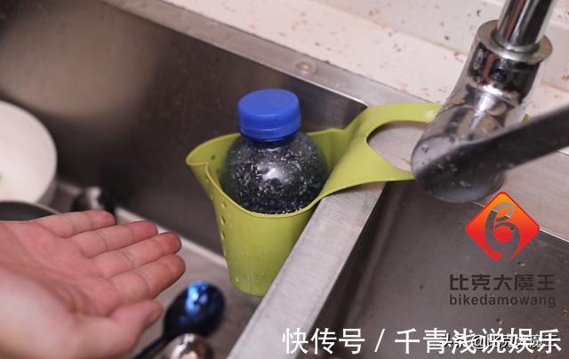 大瓶口的塑料瓶别扔了，简单改造一下，厉害又好用，家家都能用到
