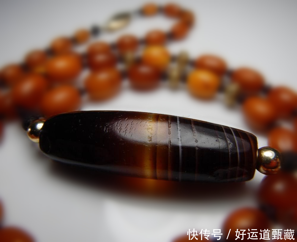 游丝|千种玛瑙万种玉,缠丝玛瑙色带细如游丝,温润半透,油润透明(一)