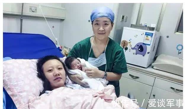 父母们|婴儿对着母亲“微笑”,医生伸手就是一巴掌,了解原因后宝妈道谢