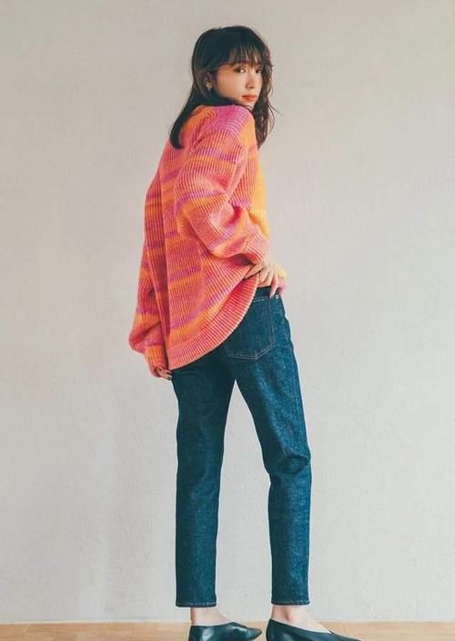 不论搭裙子还是穿裤子，一定要牢记“上下法则”，时髦不是问题