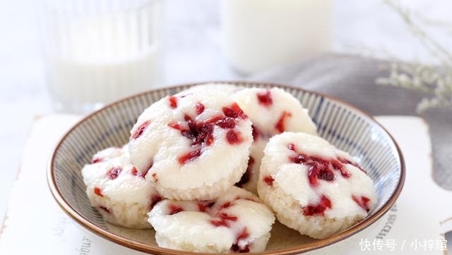 馒头|无需揉面的米发糕,搅一搅、蒸一蒸,香甜Q弹有嚼劲,比馒头简单