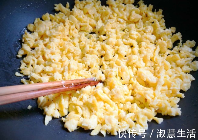 鸡蛋|西红柿炒蛋，顺序千万别弄错！一步做错，鸡蛋难吃又腥，吃着不鲜