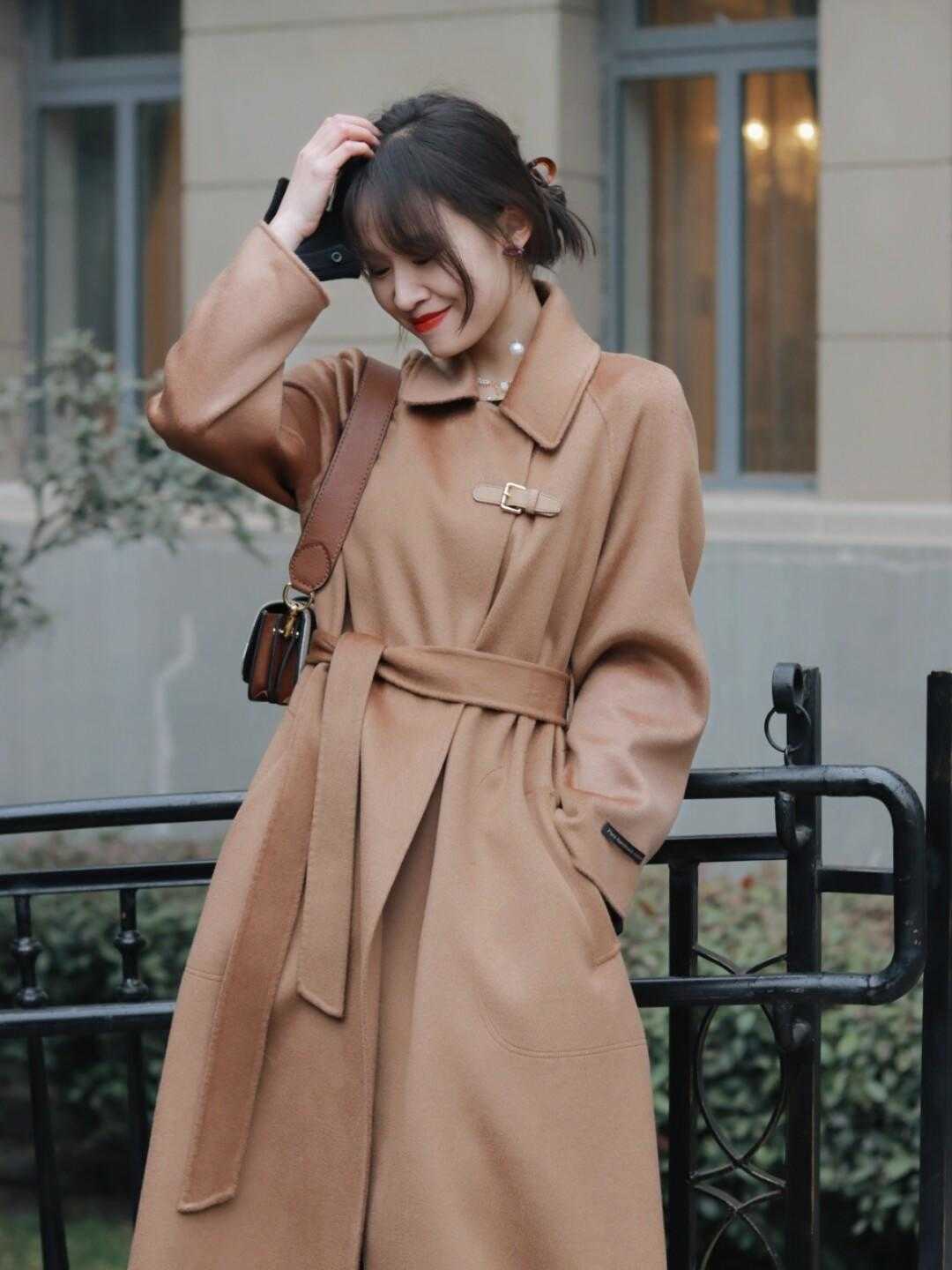 小姐姐|今年流行穿长不穿短,试试这件“及踝大衣”,让你轻松变成大长腿