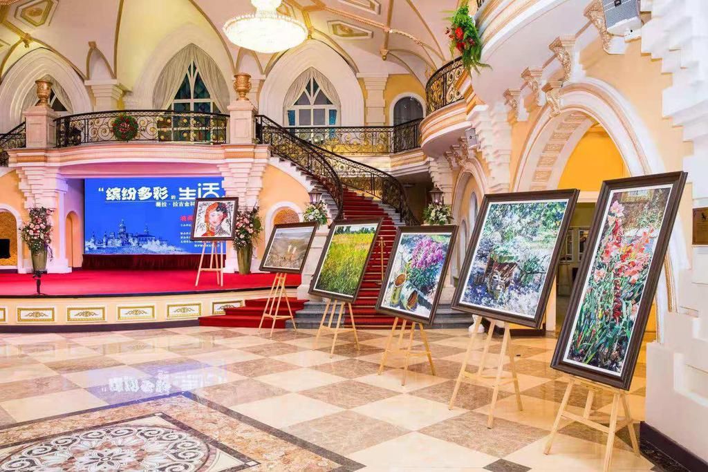 文化交流|促进中俄文化交流!薇拉·拉古金科娃油画作品线上展开幕式在伏尔加庄园举行