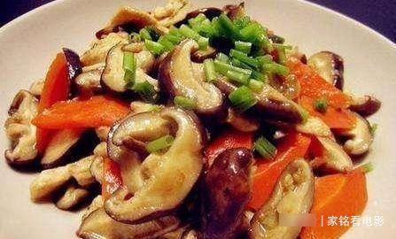美食推荐：香菇蒸鸡、土豆啤酒鸭、干煸茶树菇、胡萝卜炒香菇做法