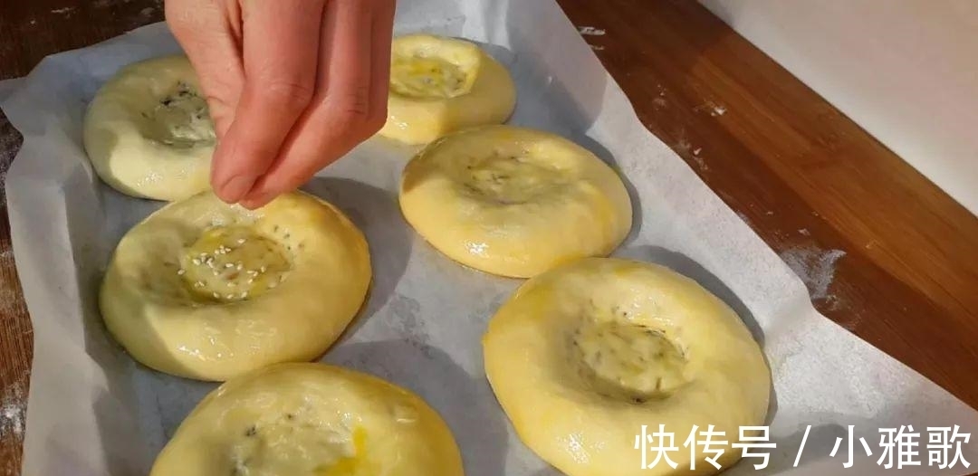 面粉|面粉还能这样做, 不用一滴水, 比面包火烧都好吃, 老婆3个不够吃