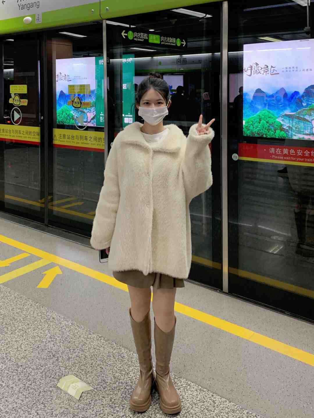 深色系 想要长靴上脚不沉闷!一定别错过这“两种”,增高显瘦又透气