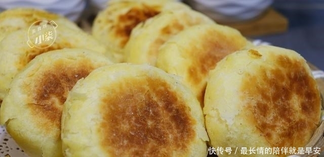 做烧饼别用水,这做法太香了,皮酥里软,空口能吃撑,比面包都香