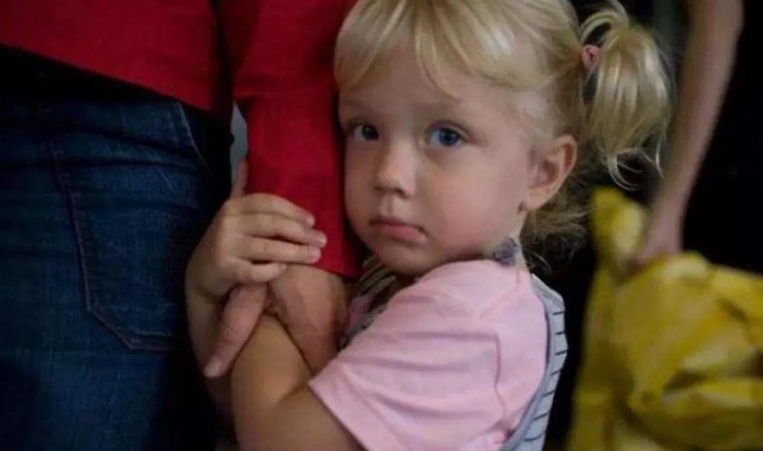 打招呼|为什么你家孩子害羞、胆怯、不自信,别人家孩子阳光大方又开朗?