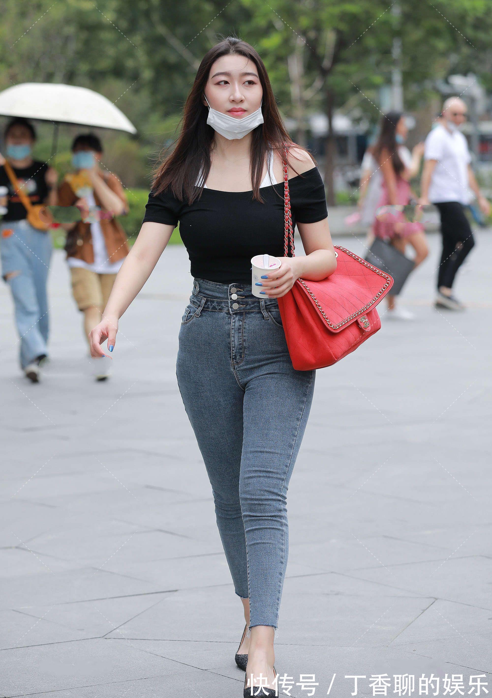 包边|黑色一字肩上身效果很有女人味，高腰的裤子很显腿长