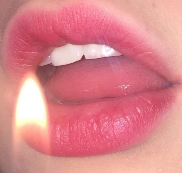 女生唇部上有这“3特征”，在男生眼中贼好看，笑起来都倾国倾城！