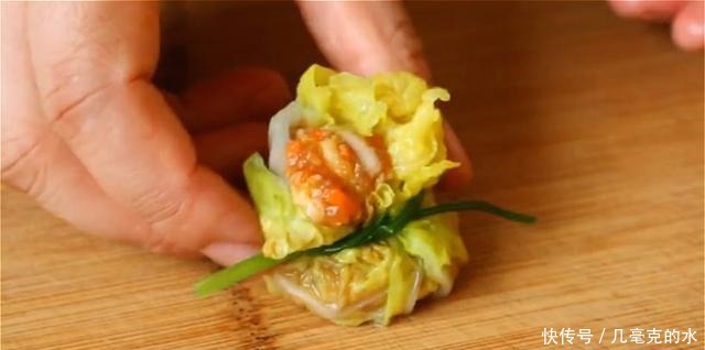 做法|白菜浑身都是宝,教你秘制做法,不炒不炖,鲜嫩多汁,营养丰富