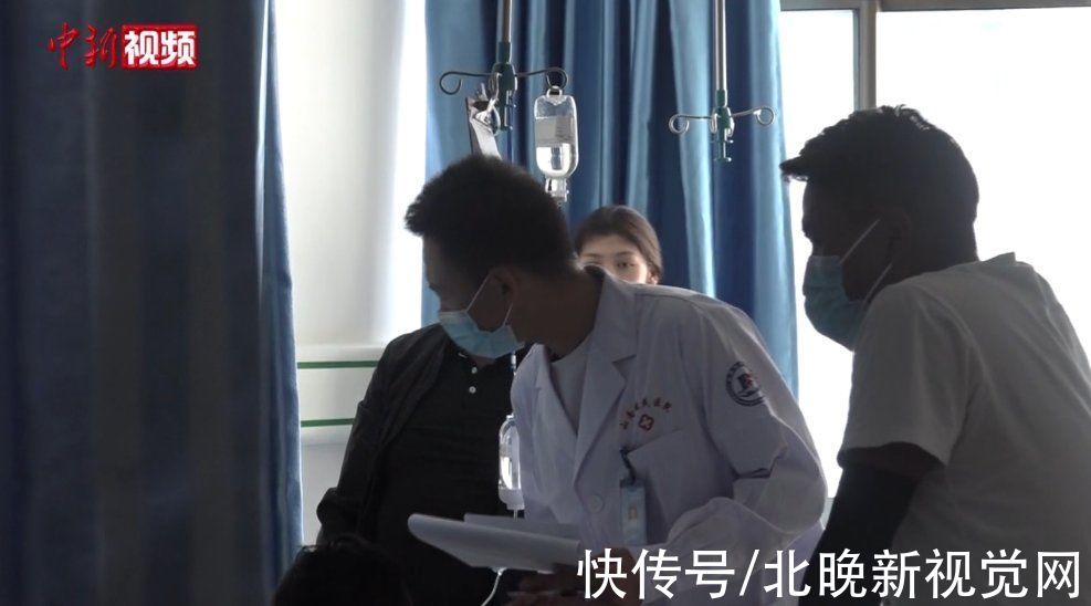 护士|那个珠峰脚下找信号上网课的藏族小伙，如愿成了一名护士
