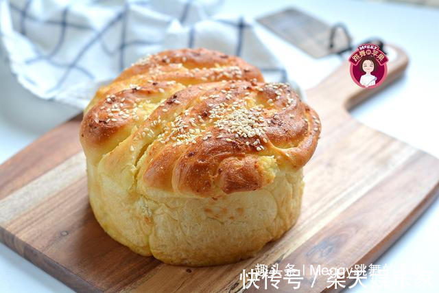 早餐|面包没出炉就满屋飘蒜香,早餐零食不愁了,没菜没酱手撕吃一个