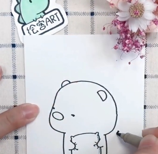 简笔画!美术生简笔画小熊,自称看了都喜欢,网友:这次给你面子