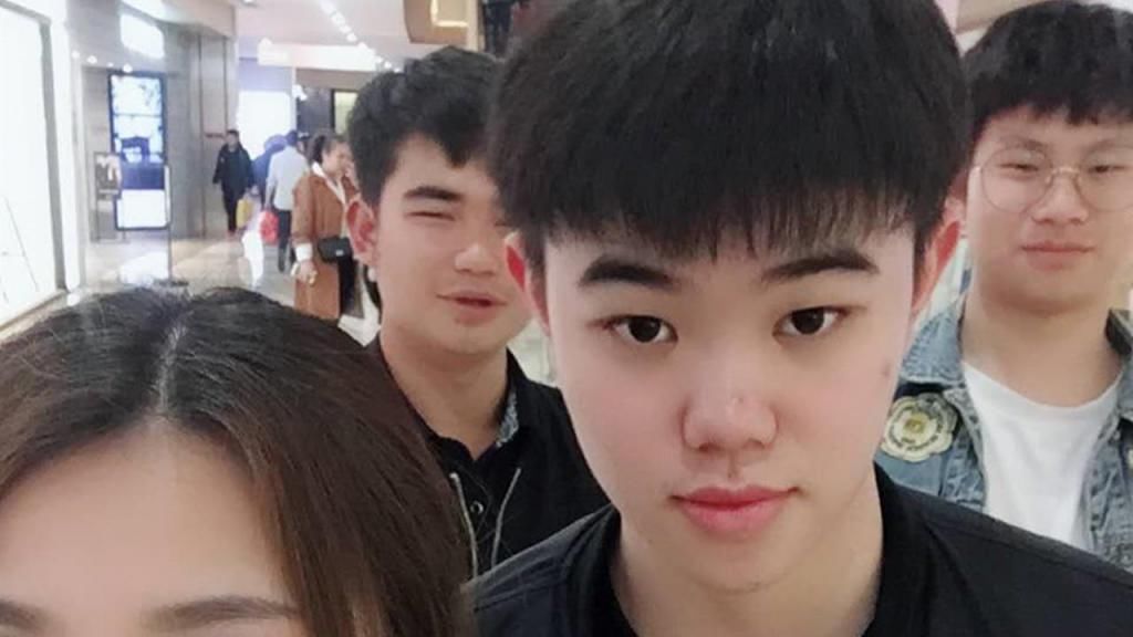 弹幕|再度破防！韩涵双排求甜甜珂原谅，路人1句话弹幕瞬间沸腾，网友：裂开了