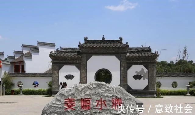 门票|国内最任性的古镇,景区人员到点就下班,游客“被迫”逃票