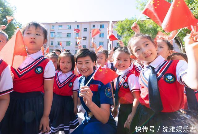 大帅哥 女航天员刘洋的生活照，丈夫帅气露面，生活现状让人羡慕不已