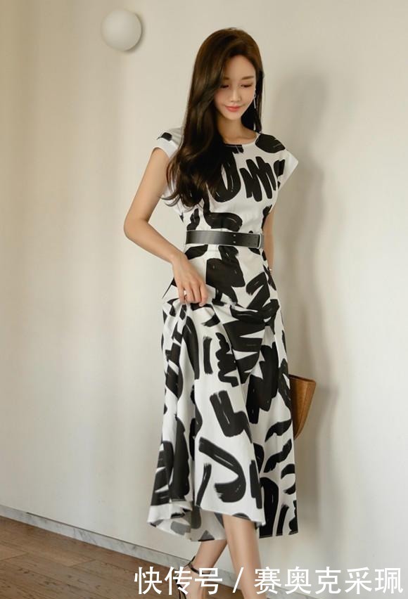 孙允珠女装美图:枯叶剪影斑驳拓花后现代长裙!