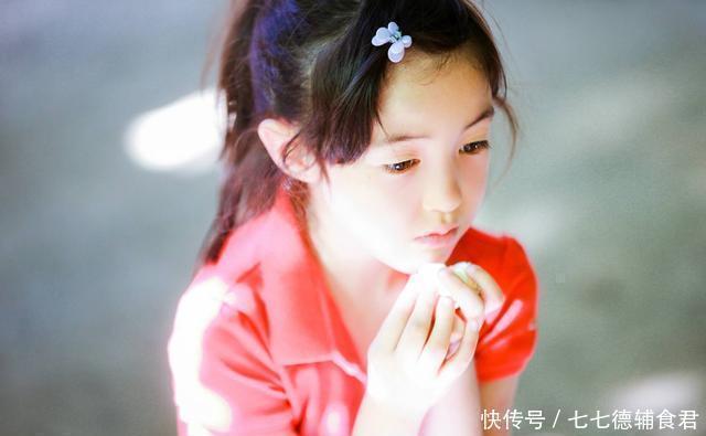 宝妈|“能让我尝一口吗”?7岁姐姐哭着求弟弟,可宝妈的举动太过分