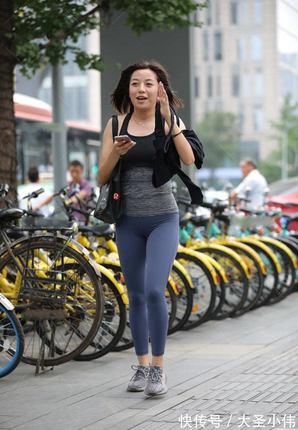 仙女|美女街拍:姐姐的气质真是“仙女”!不会第一眼就吸引你,但是非常耐看