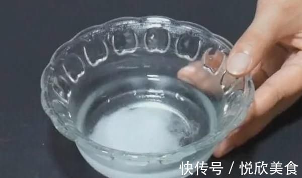 床垫睡久了螨虫成窝，教你一个土方法，3步轻松清除去除