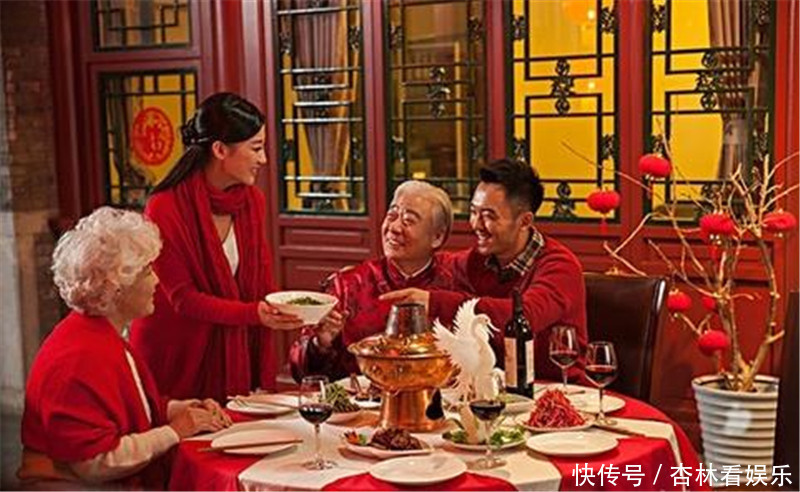 为啥|为啥年轻人越来越不爱过年规矩越来越多,年味越来越少