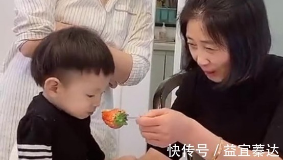 调味料|刚过1岁的孩子能不能吃大人饭?6项建议家长要知晓,吃对不伤身