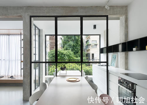 业主|真有一套!厨房橱柜打到阳台,玻璃隔断成了中西双厨用起来更爽