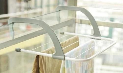 衣物|这种晾衣架逐渐取代了晾衣杆,有钱人家里都在用,后悔知道晚了