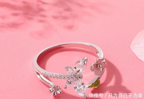 3款戒指,你最想戴上哪一个?测试你会不会越来越美!