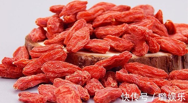 枸杞|枸杞白天吃和晚上吃哪个好吃对“赛人参”,吃错“易生病”