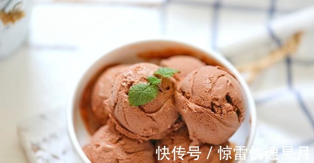 打蛋器|在家自制巧克力冰淇淋,醇香细腻无冰碴,掌握窍门一次就能成功!