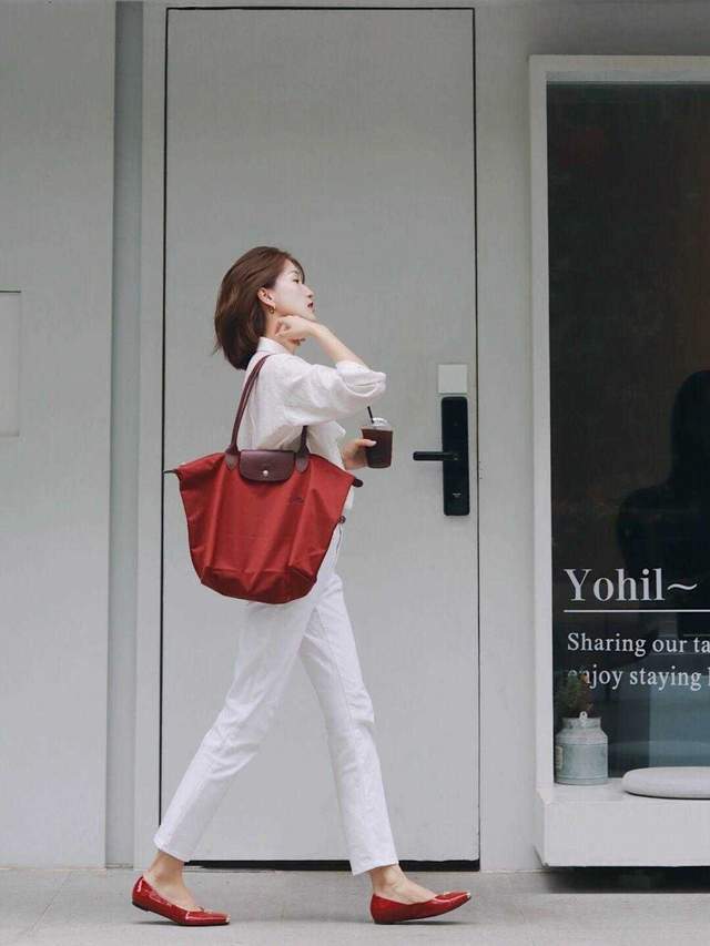 搭配|裤子最不挑年龄了!不光百搭还能提升气质感,简约高级谁能不爱?