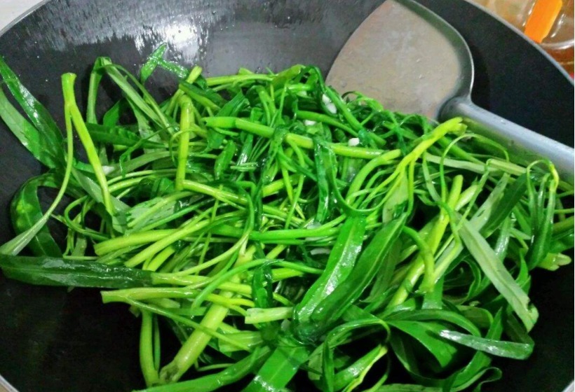 它是天然“碱性蔬菜”,钙是西红柿12倍,7月正当季,遇到就是福